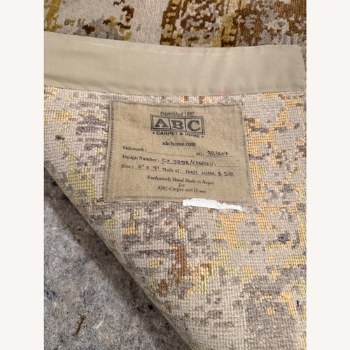 Used  Wool & Silk Exclusively Houd Node in Nepal for sale on AptDeco