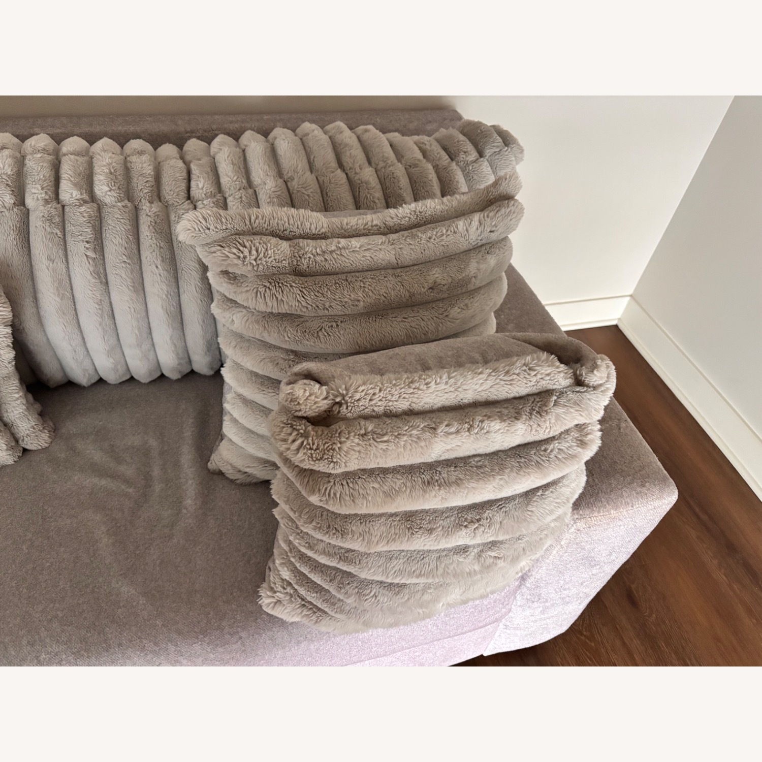 Bob's Discount Furniture Light Gray 2 Seater Sofa - image-2