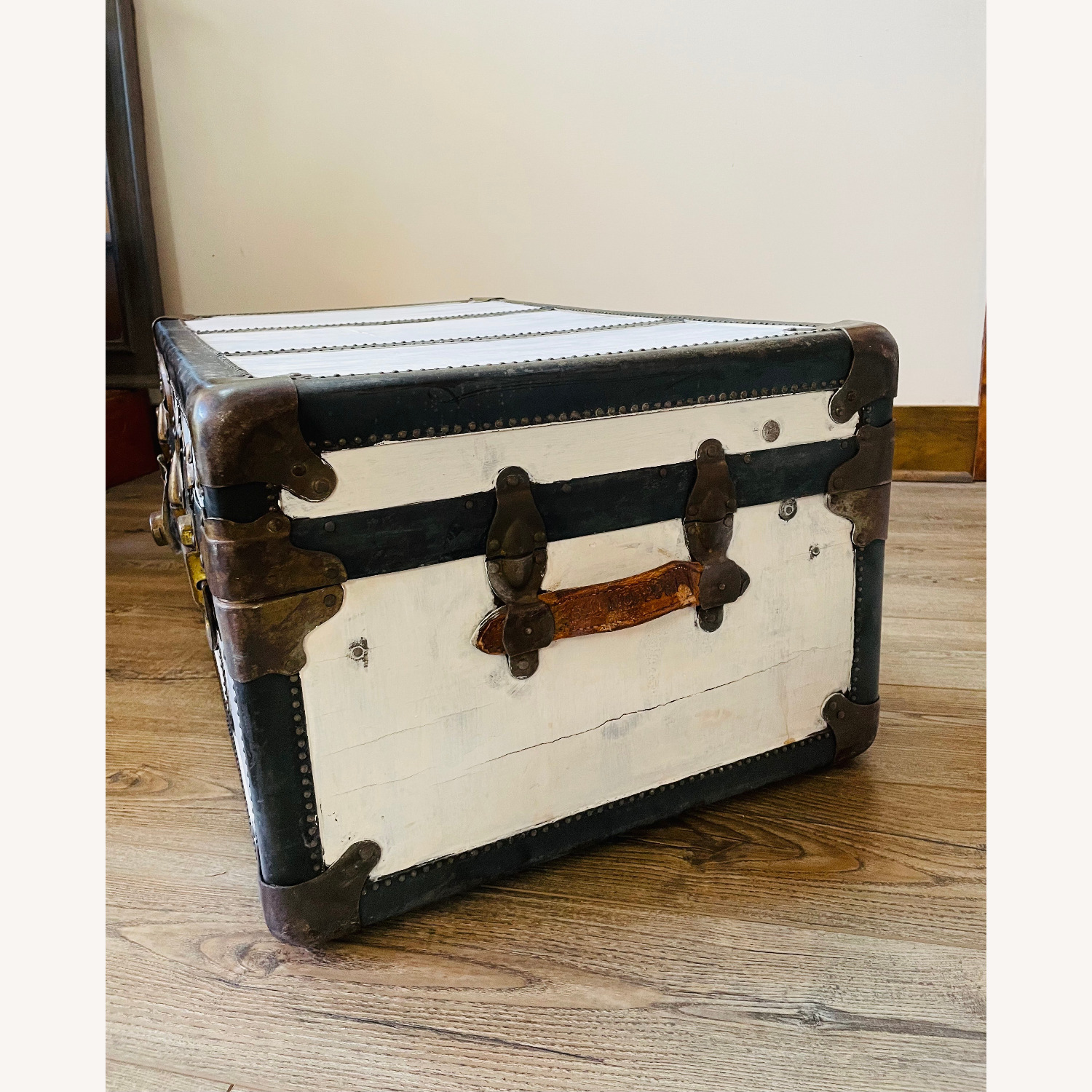 Antique Flat Top P&S Trunk With Floral Organizer - image-17