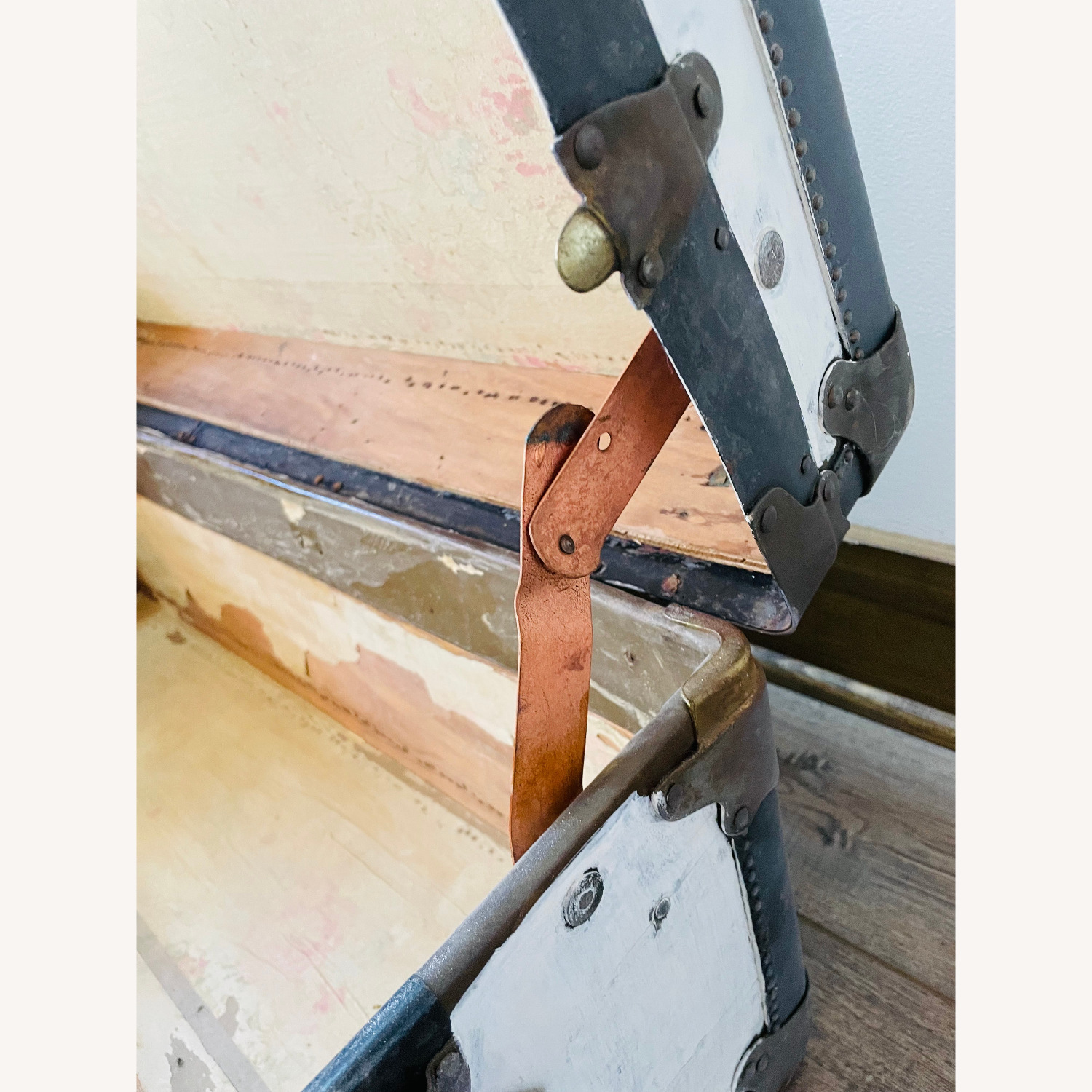 Antique Flat Top P&S Trunk With Floral Organizer - image-14