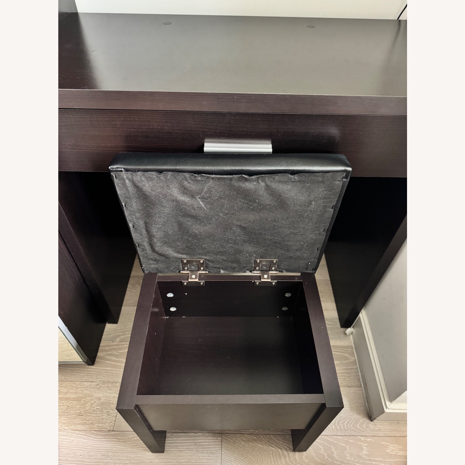 Vanity Set with Hollywood Makeup Mirror - image-4