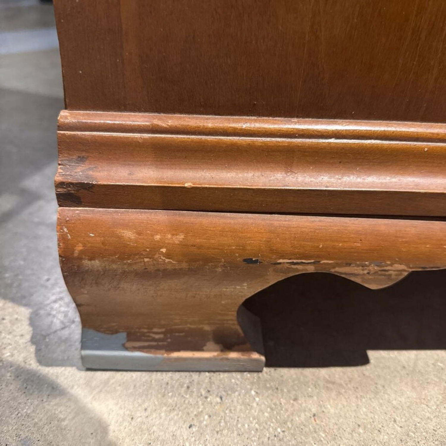 Bassett Traditional Solid Wood 5-Drawer Dresser - image-7