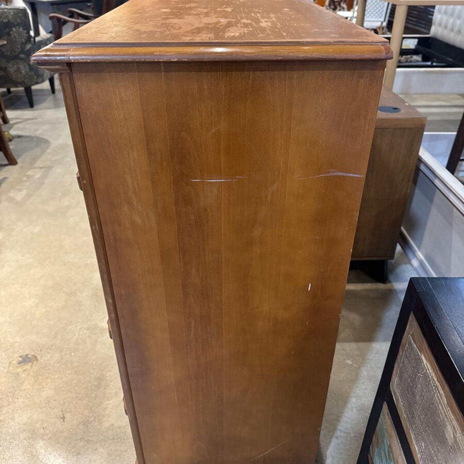 Bassett Traditional Solid Wood 5-Drawer Dresser - image-4