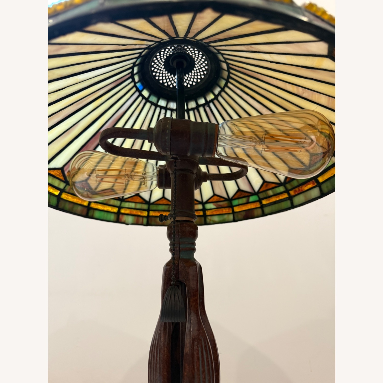Tiffany-style Lamp - image-5