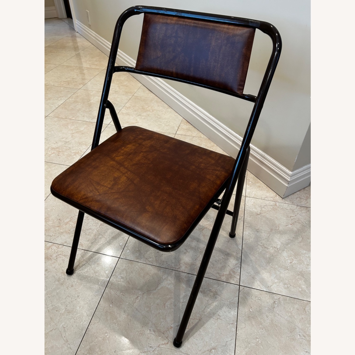 Folding Chairs - image-4