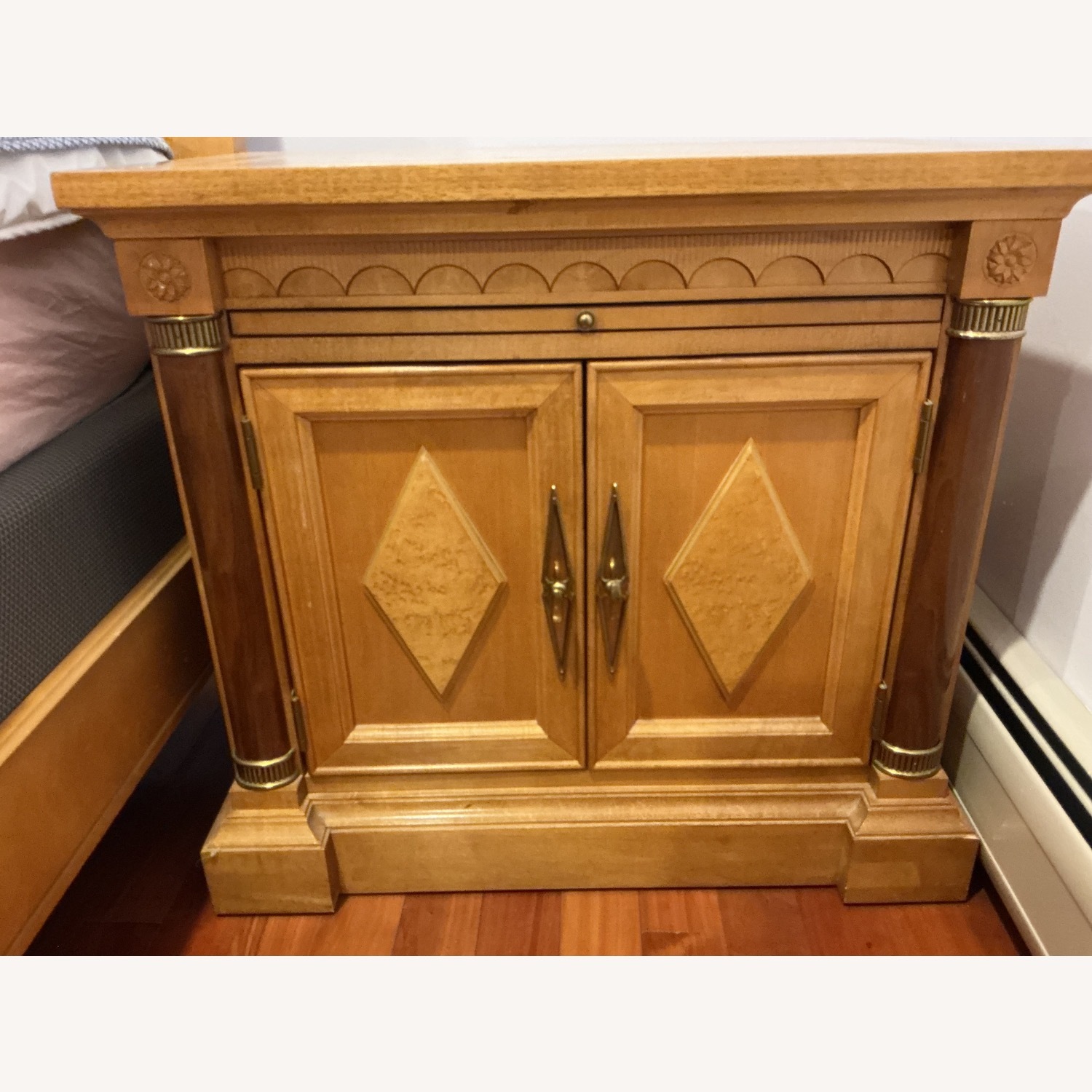 Natural Wood King Bed - image-2