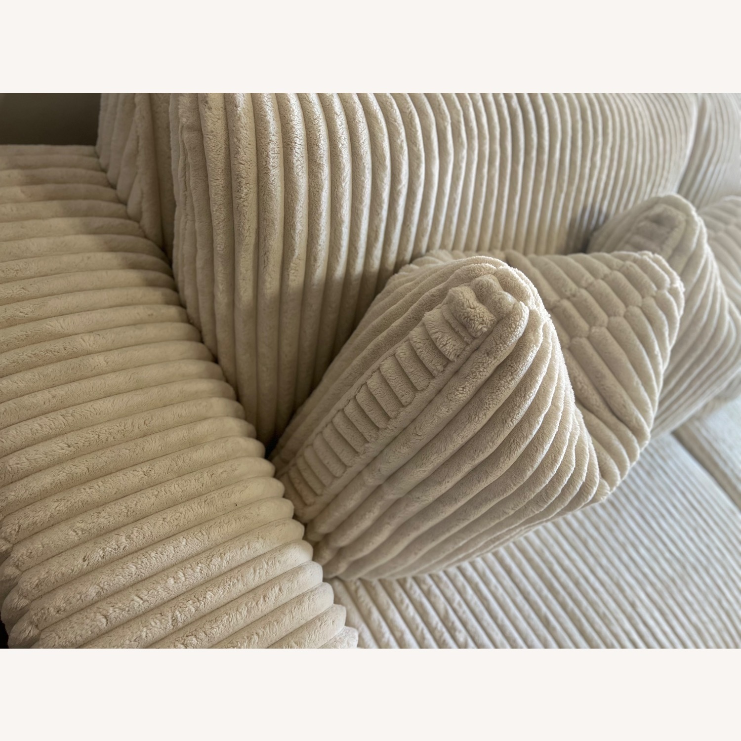 Ashley Furniture Lindyn 2-Piece Modular Loveseat with Chaise - Ivory - image-5