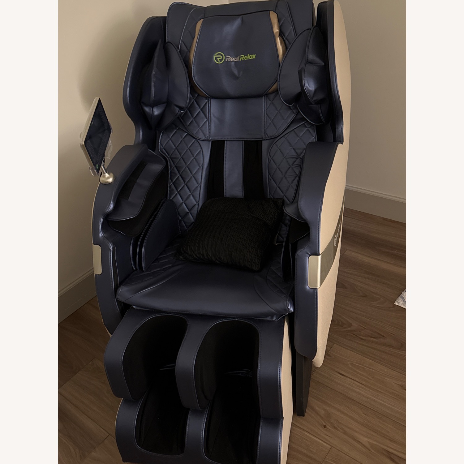 Massage chair  - image-1