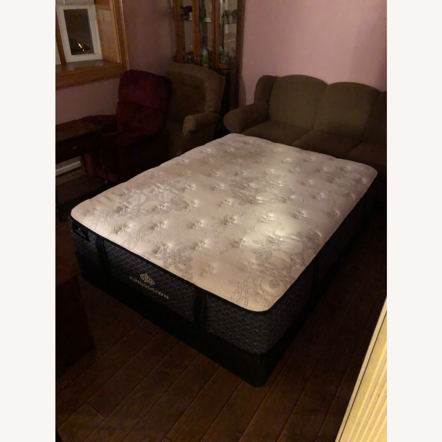 Kingsdown Queen Bed - image-2