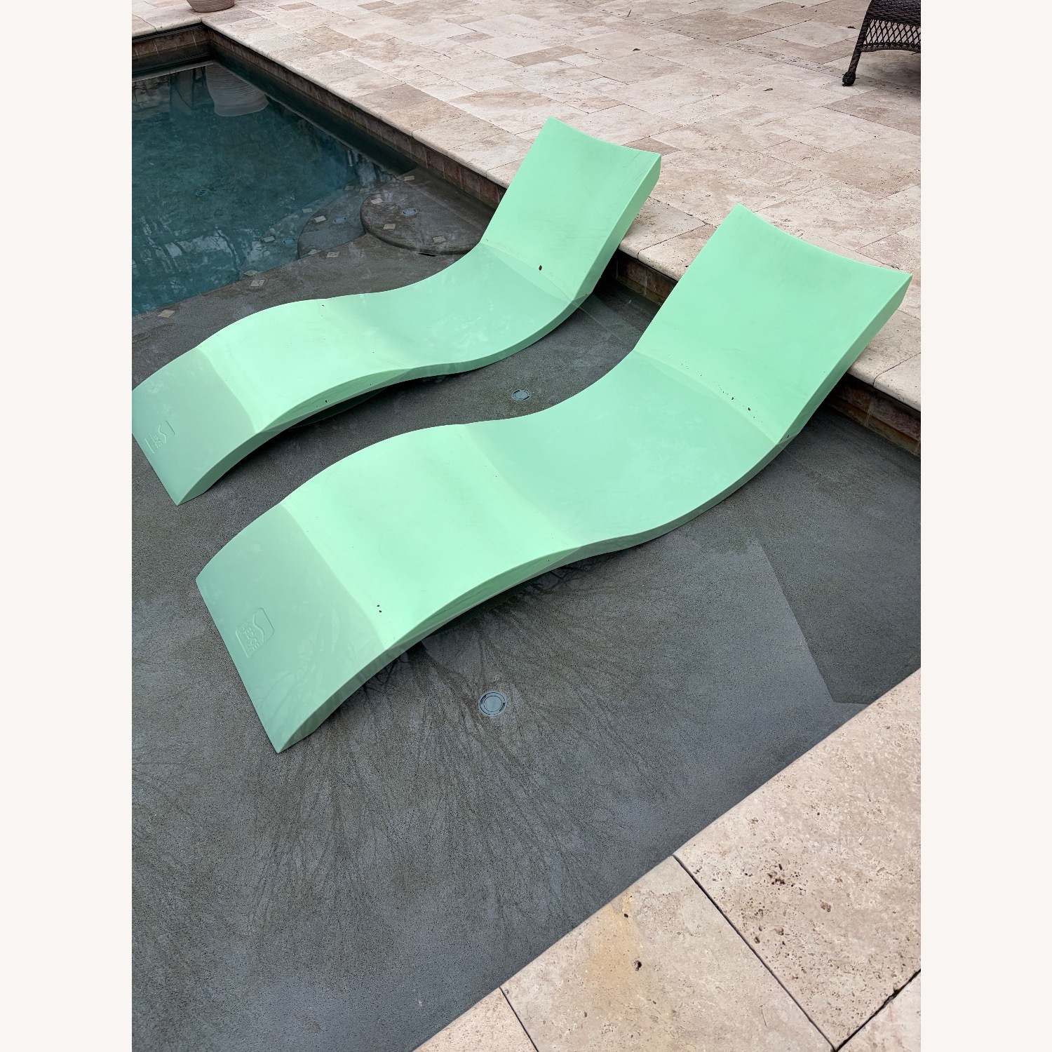 Ledge Lounger Signature Chaise Chair  - image-4