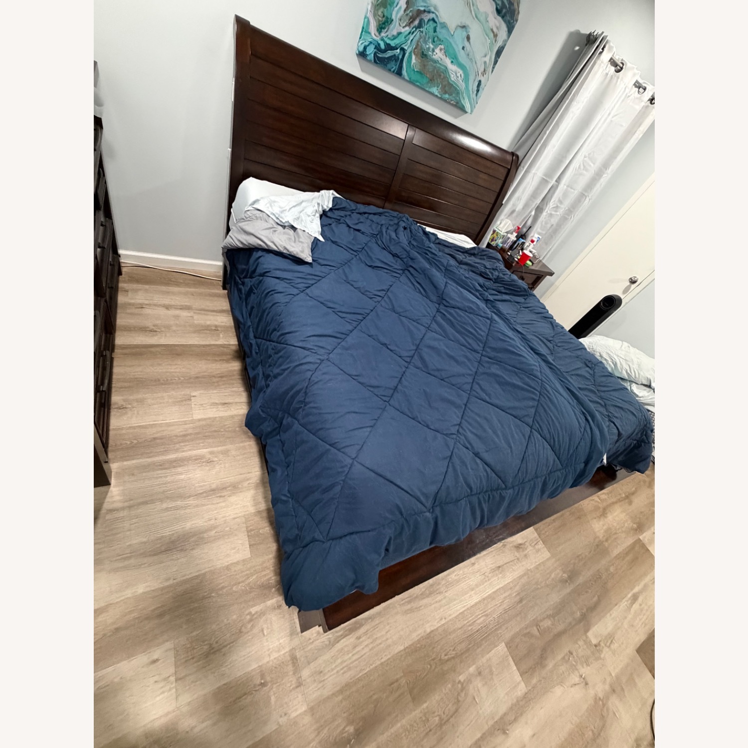 Bob's Discount Furniture Dark Brown Wood King Bed - image-5