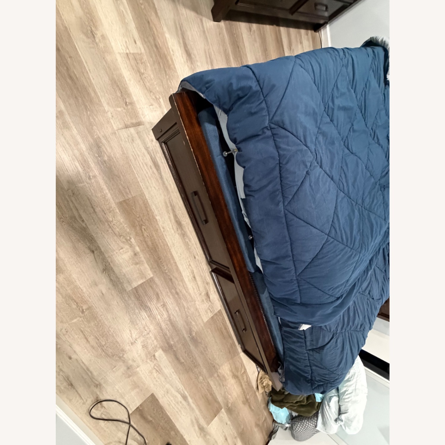 Bob's Discount Furniture Dark Brown Wood King Bed - image-2