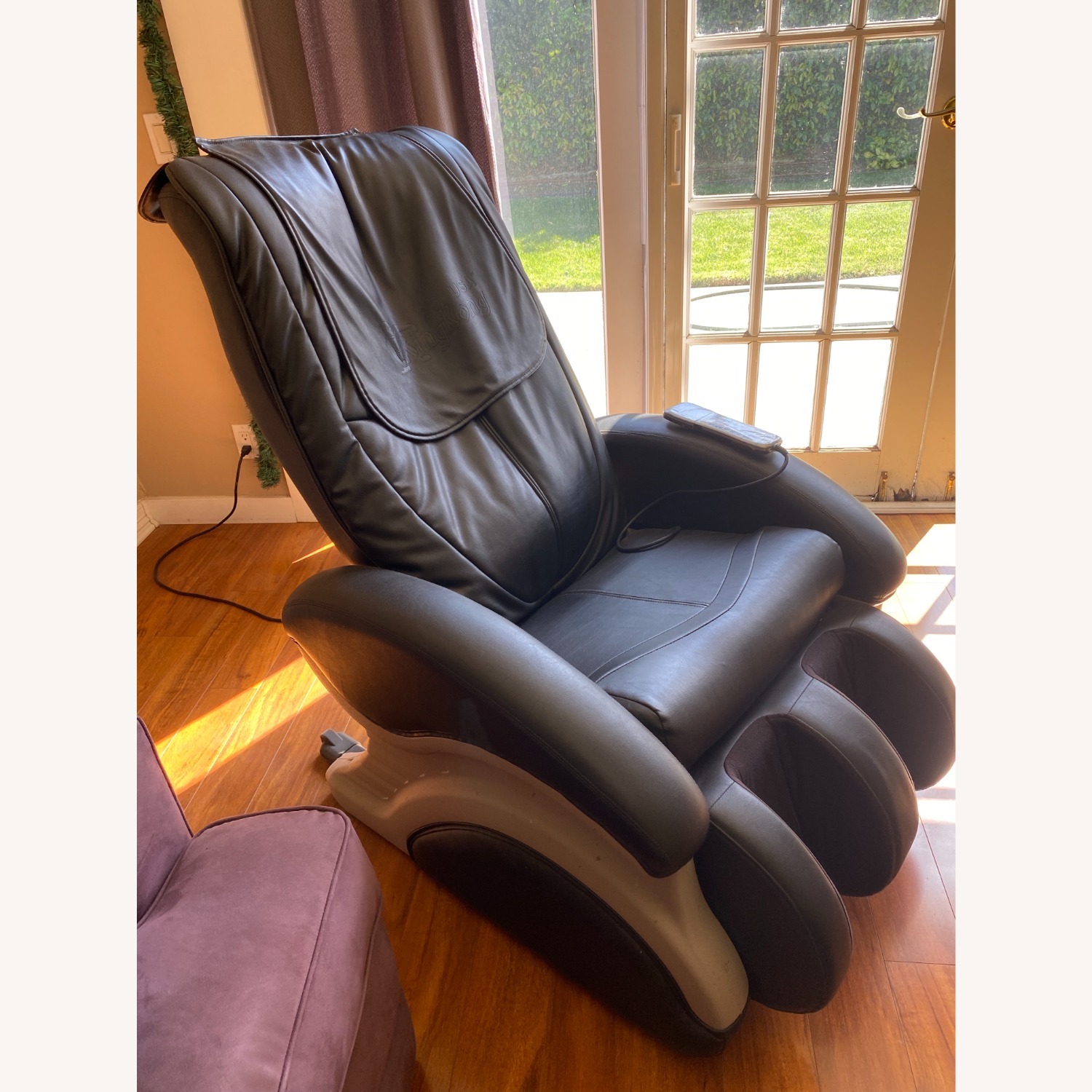 King Kong USA 5517B Deluxe Shiatsu Massage Chair - image-4