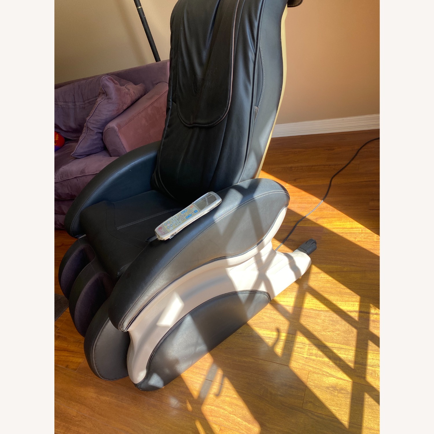 King Kong USA 5517B Deluxe Shiatsu Massage Chair - image-3