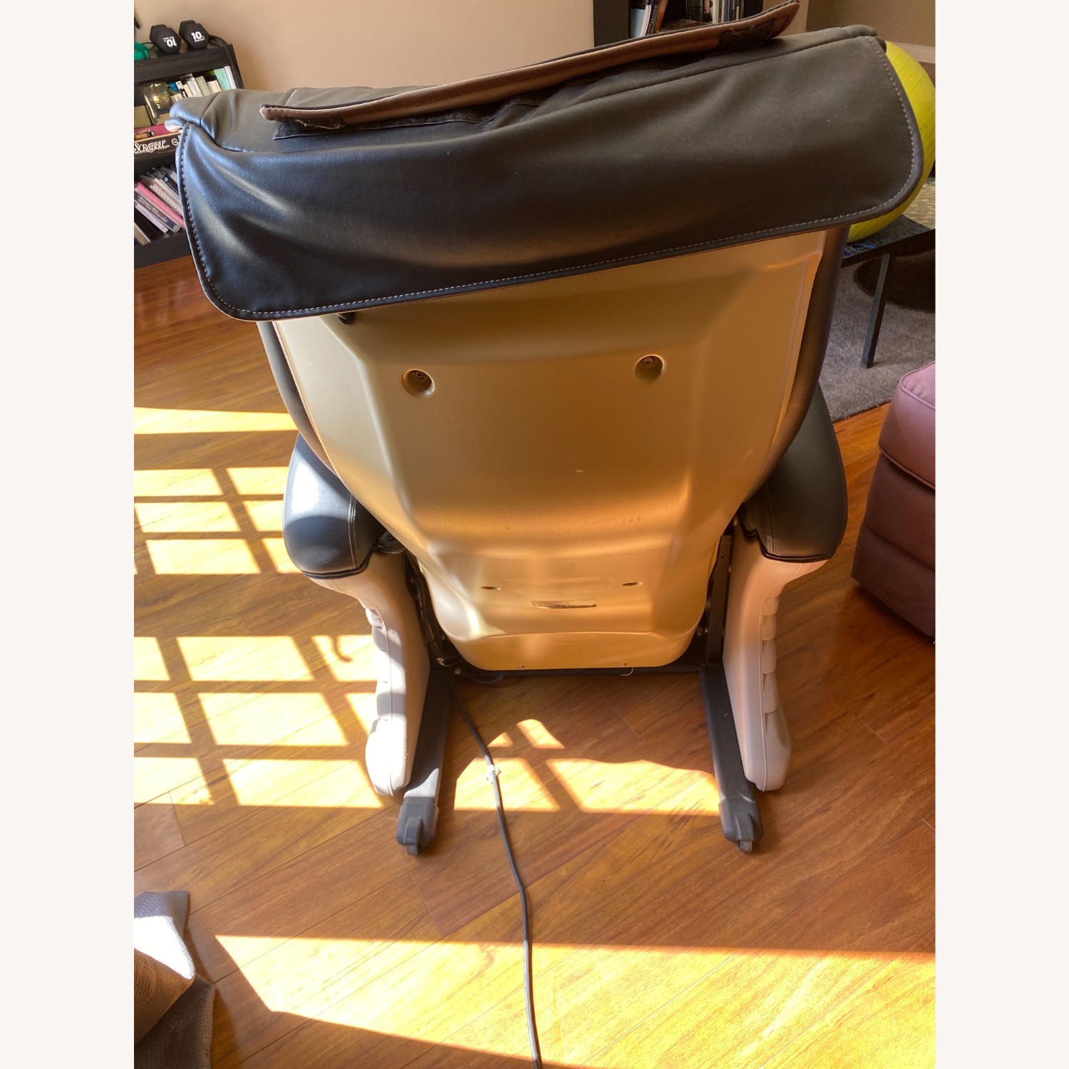 King Kong USA 5517B Deluxe Shiatsu Massage Chair - image-5