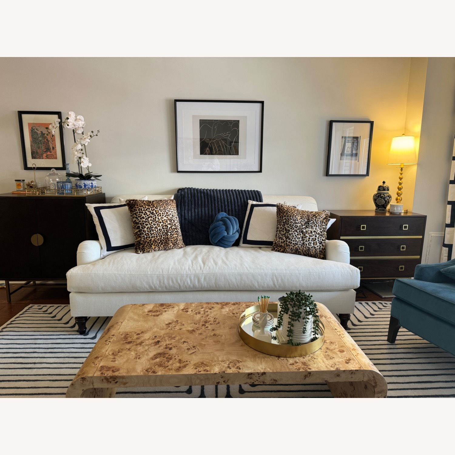 Pottery Barn Carlisle Couch in Pristine Condition - image-2