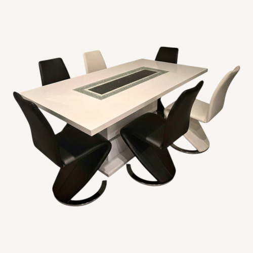 Used Dining Table Sets  for sale on AptDeco
