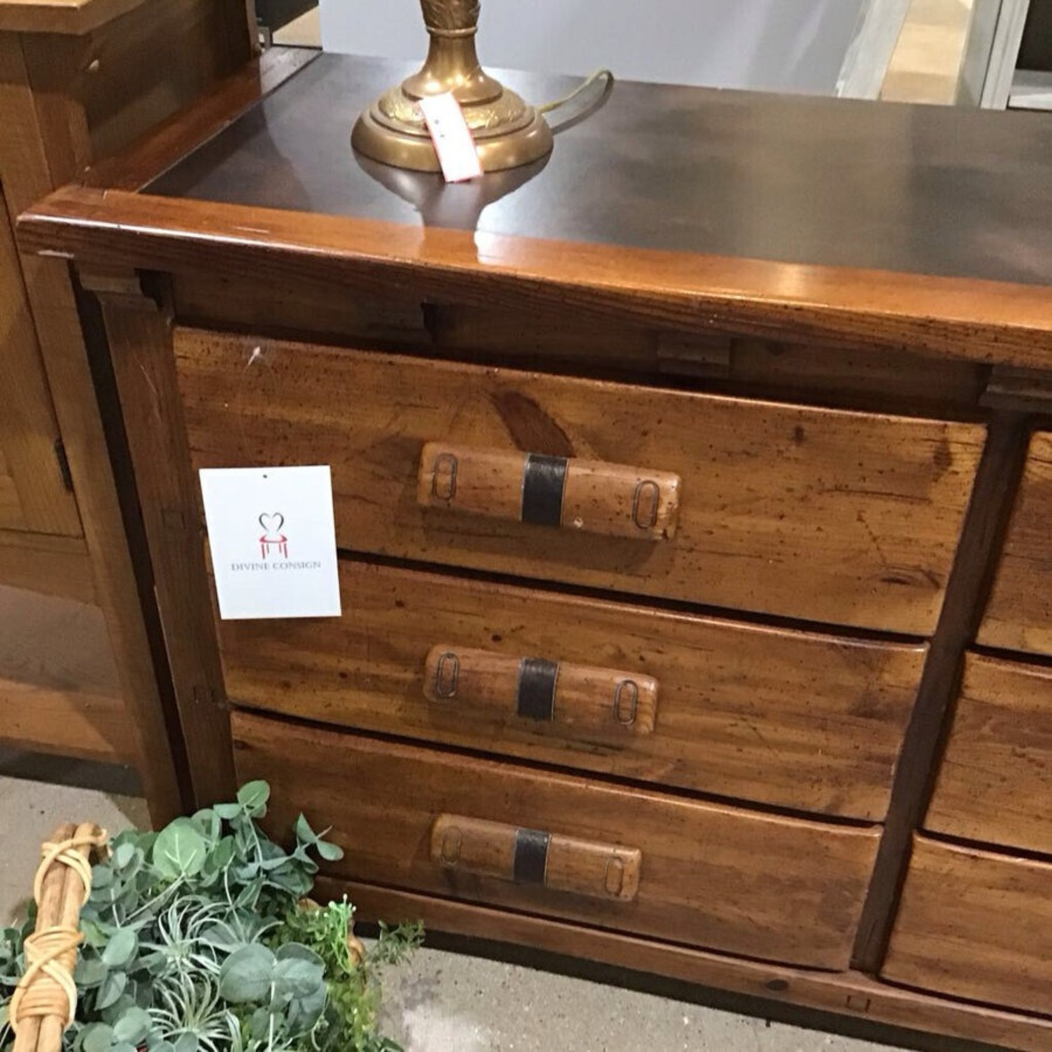 Links-Taylor Rawhide Wagon Wheel 6-Drawer Dresser - image-5