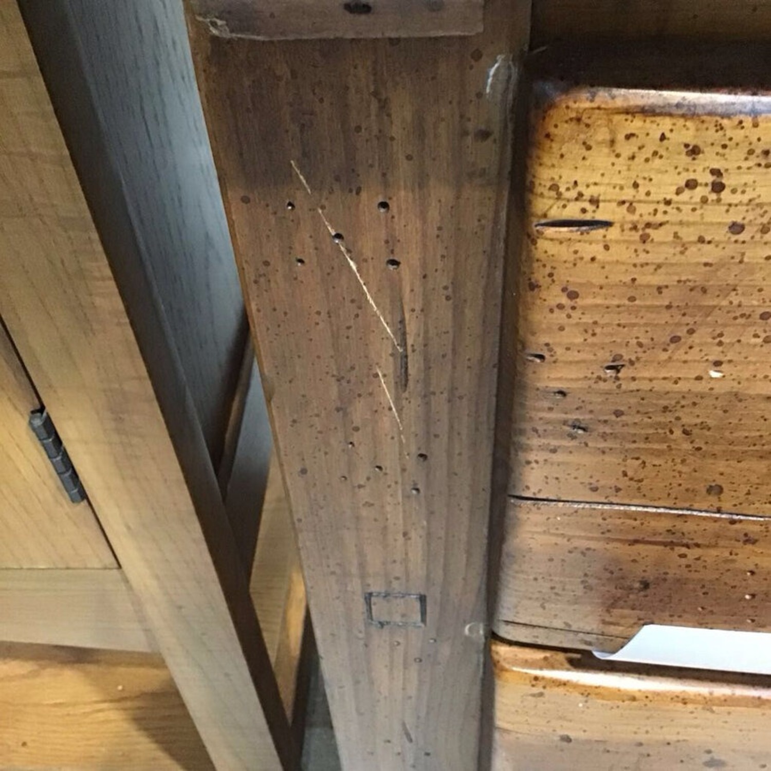 Links-Taylor Rawhide Wagon Wheel 6-Drawer Dresser - image-10