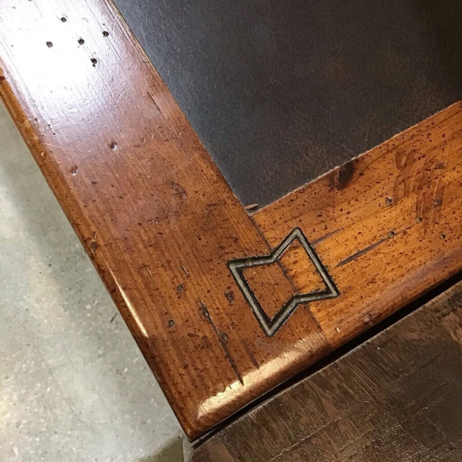 Links-Taylor Rawhide Wagon Wheel 6-Drawer Dresser - image-8