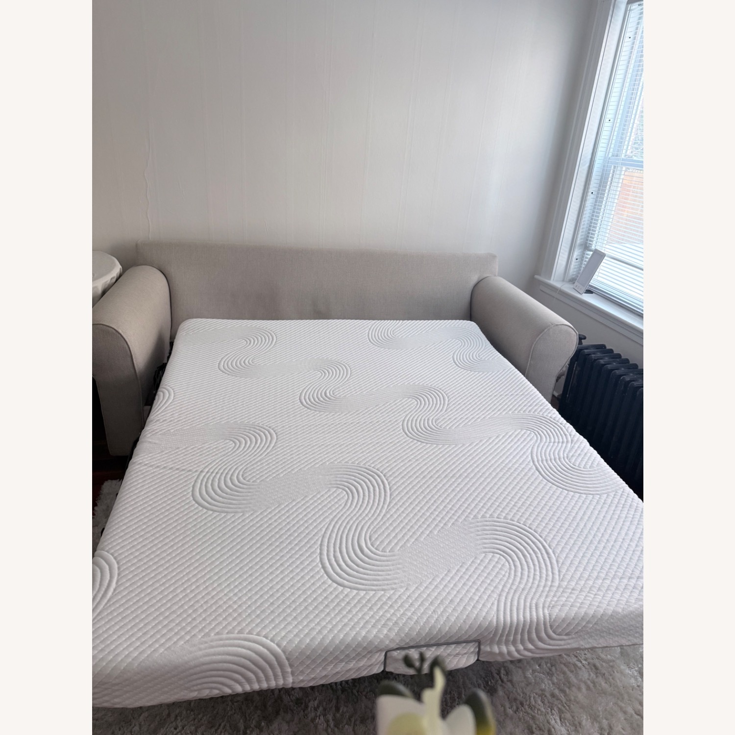 Bob's Discount Furniture Gold Fabric Sleeper Sofa - image-4