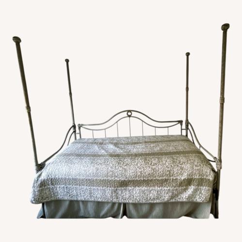 Used Antique White Metal Canopy Daybed for sale on AptDeco