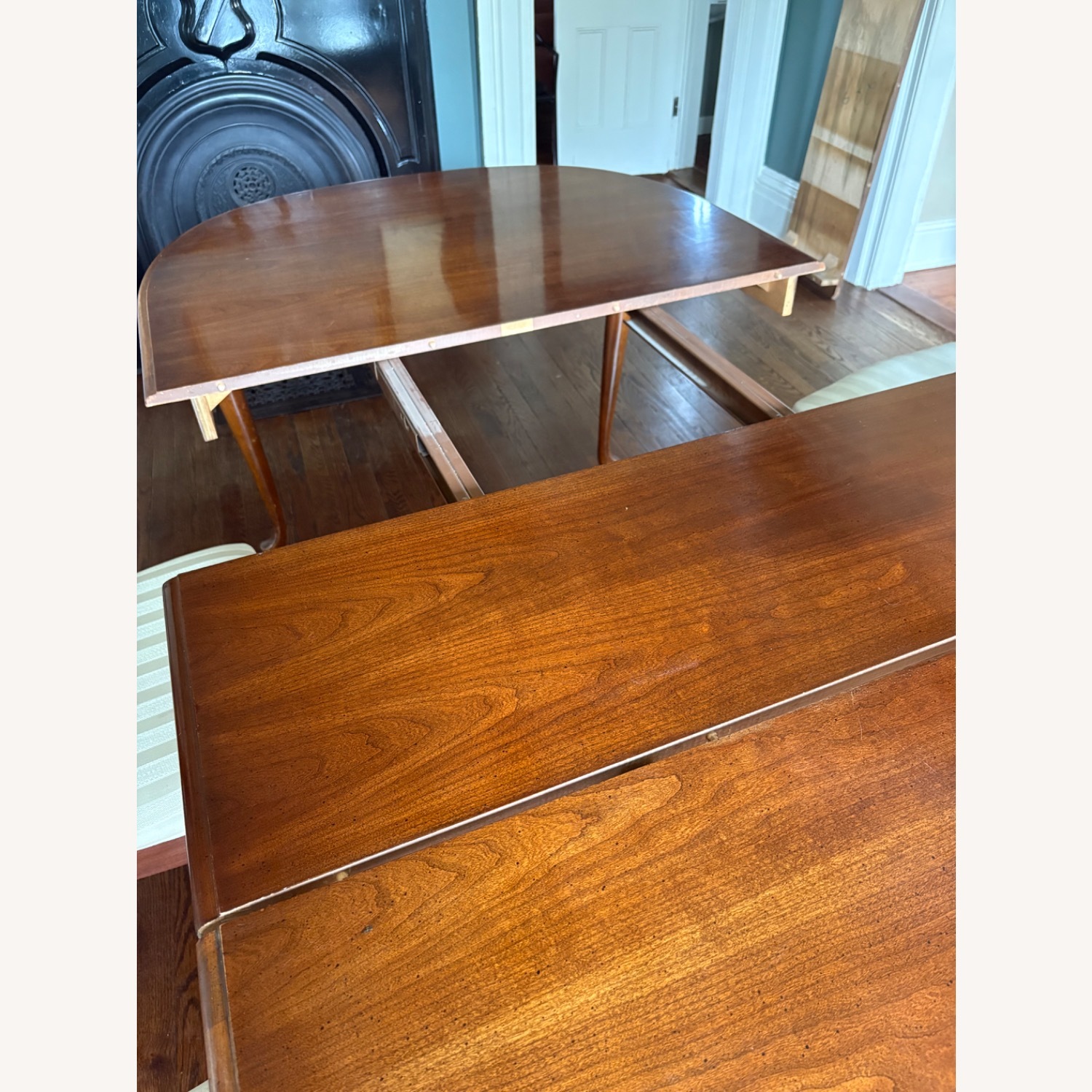 Extendable Broyhill Dark Brown Dining Table - image-7