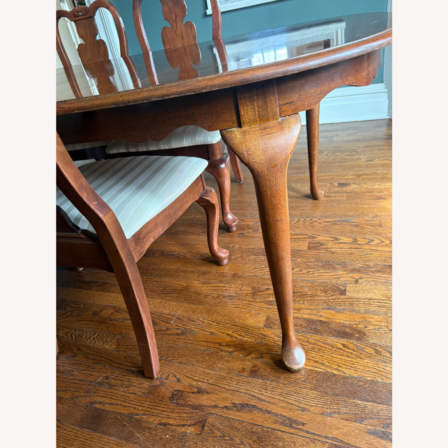 Extendable Broyhill Dark Brown Dining Table - image-9