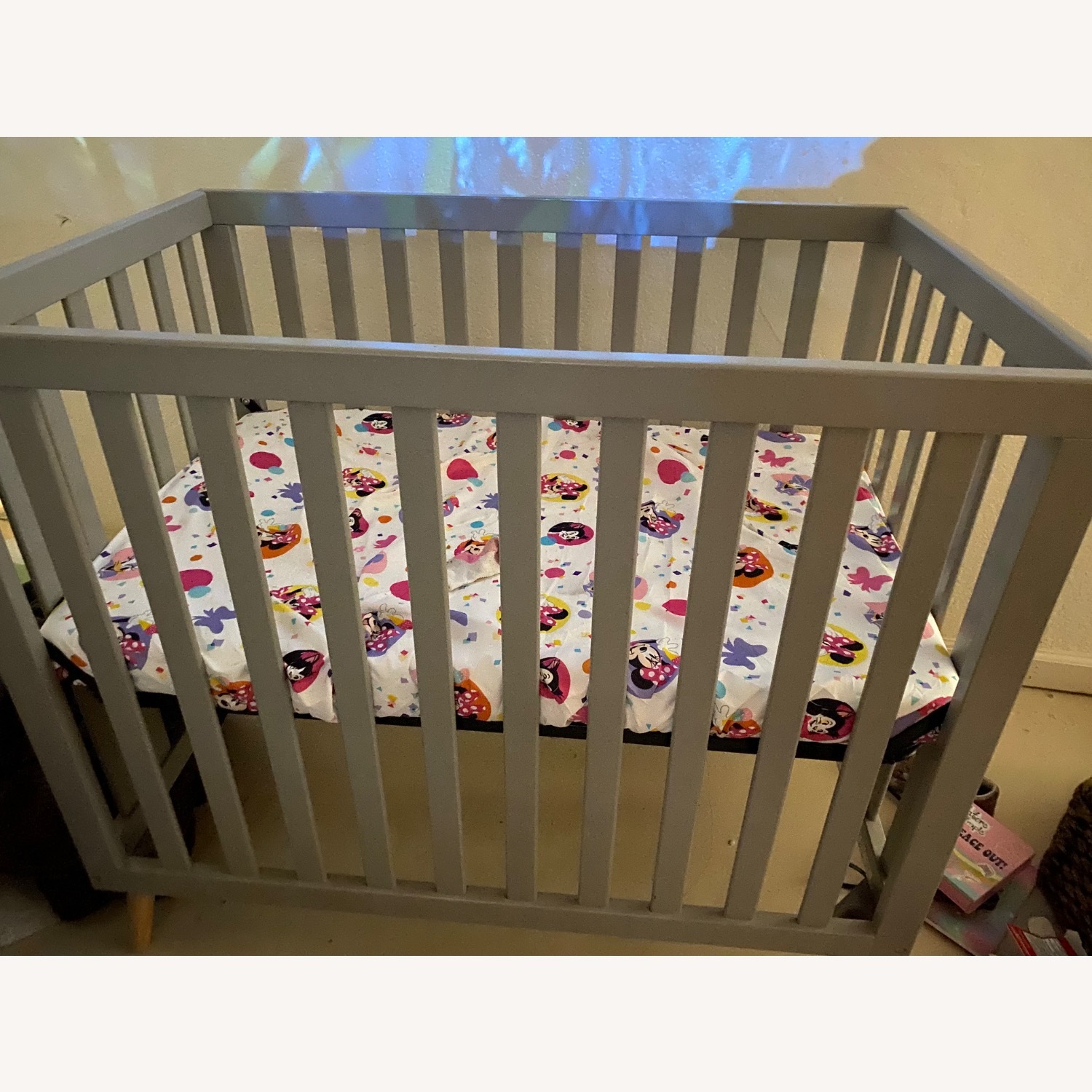 Essex Light Gray Crib - image-5