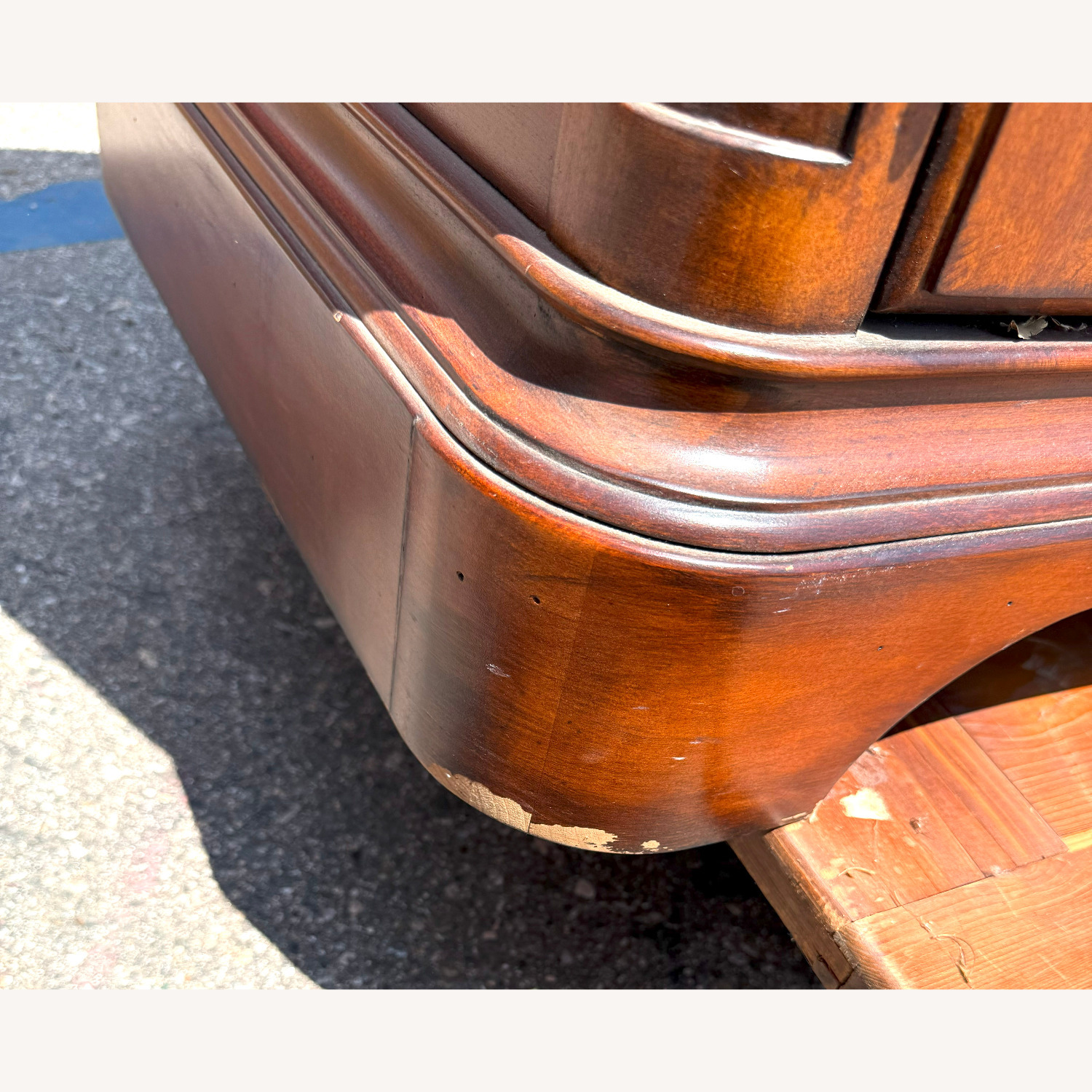 Sophisticated Console/Dresser With Mirror - image-4