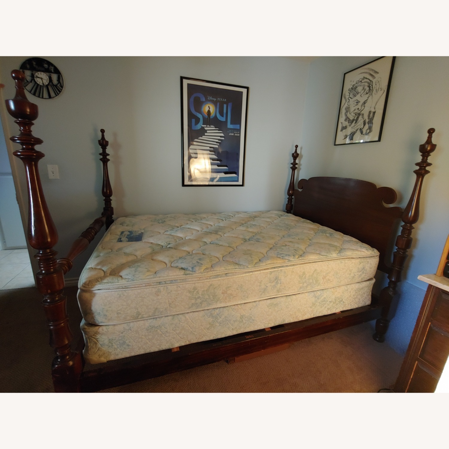 Antique 4-Poster - Full Size - image-1