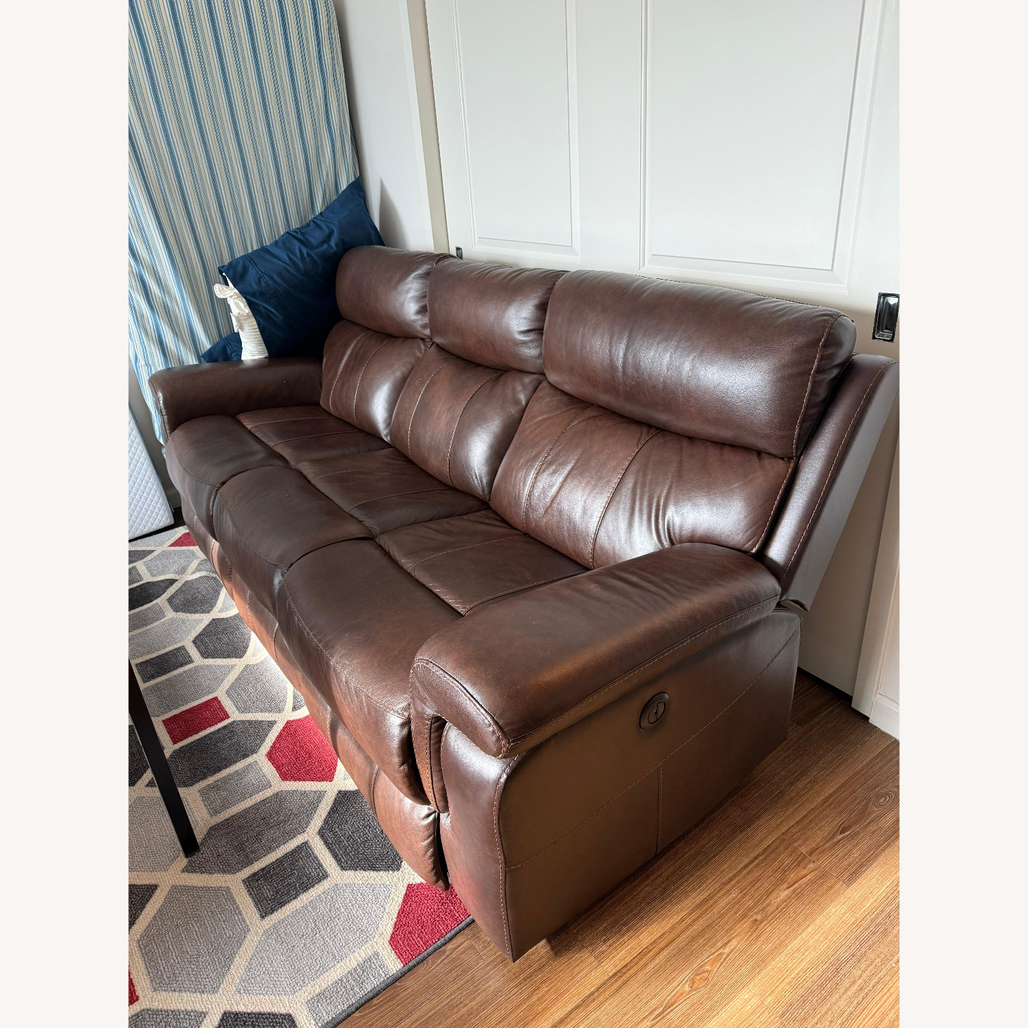 Glory Furniture power-recliner 3 Seater - image-2