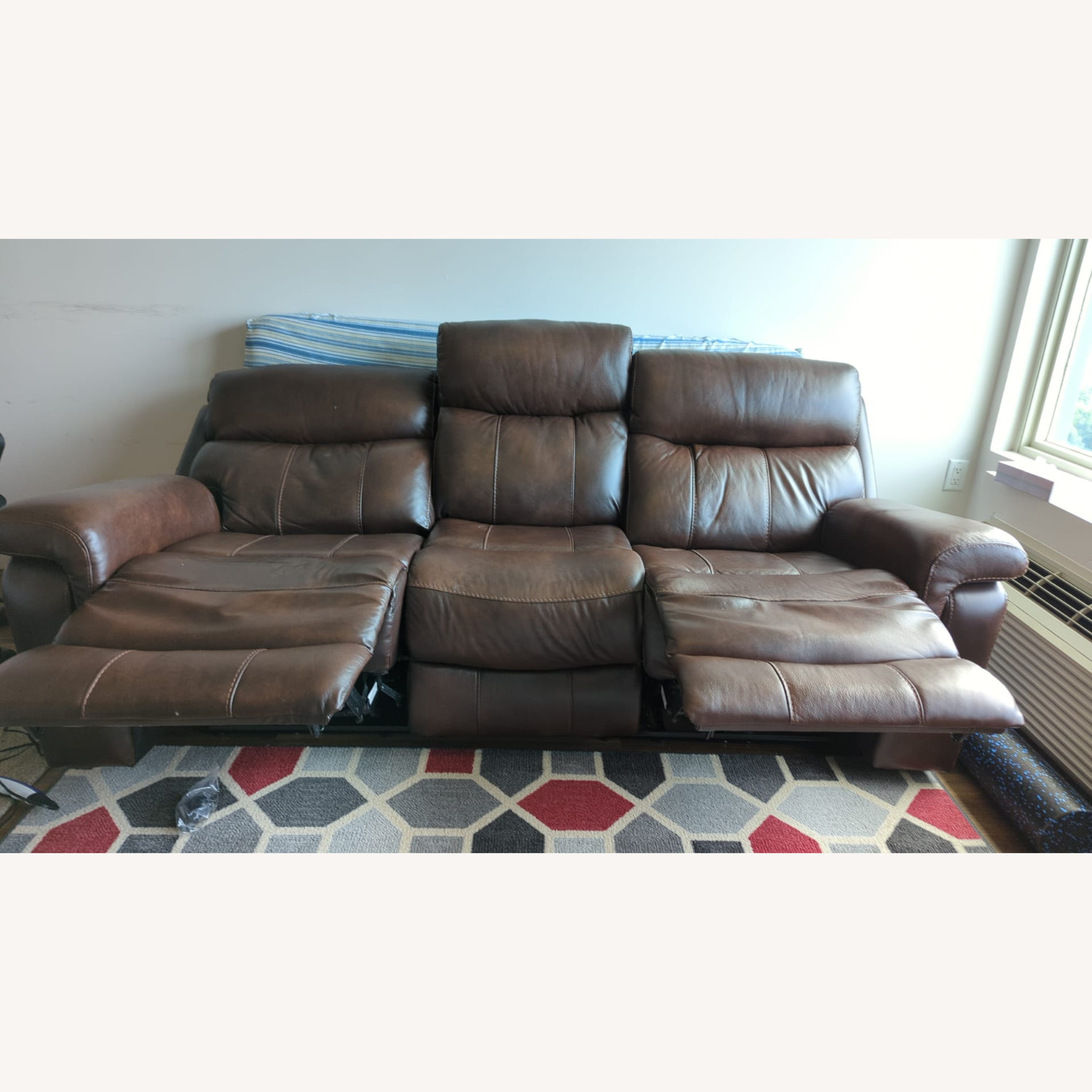 Glory Furniture power-recliner 3 Seater - image-6