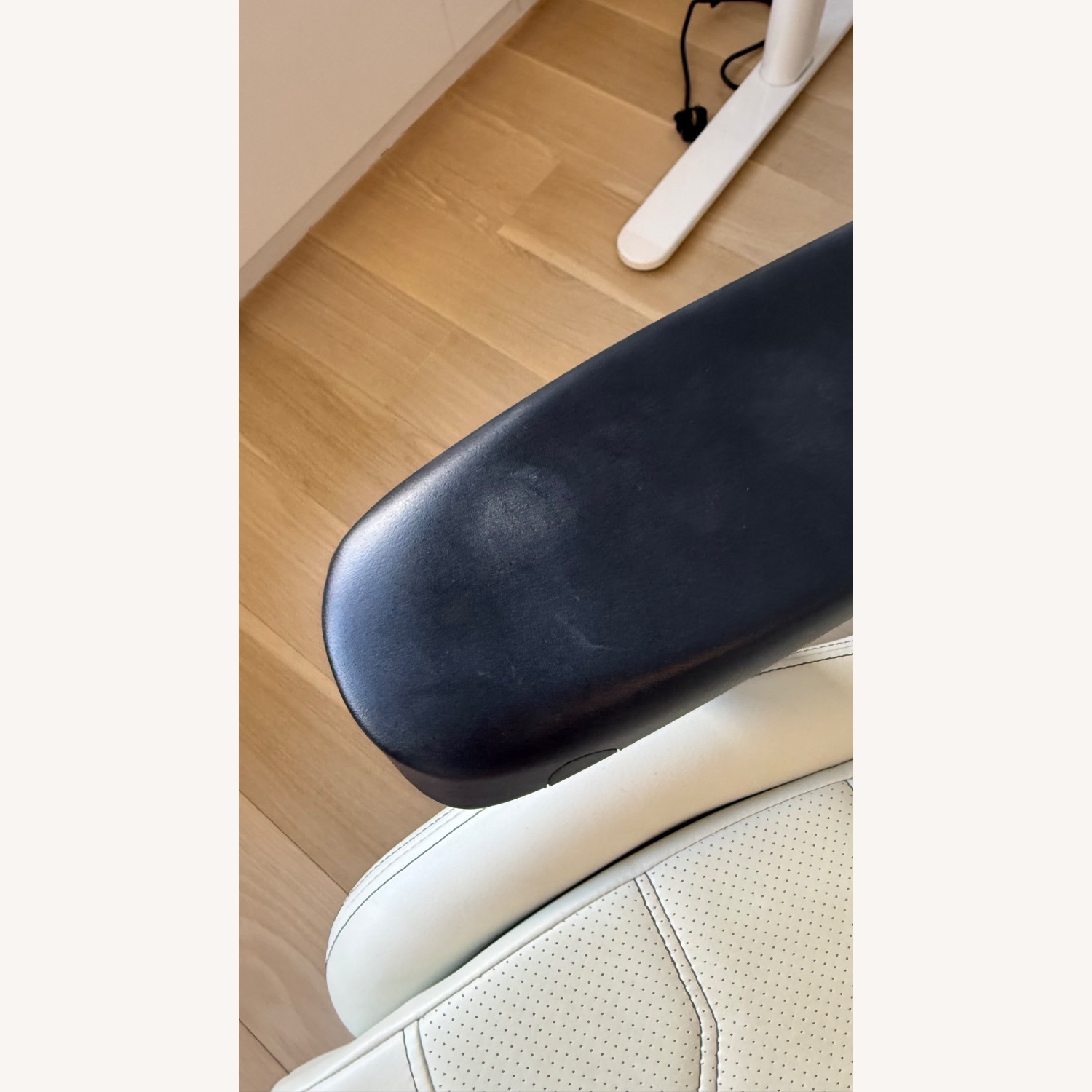 DXRacer White Gaming/Office Chair with Pillow - image-4