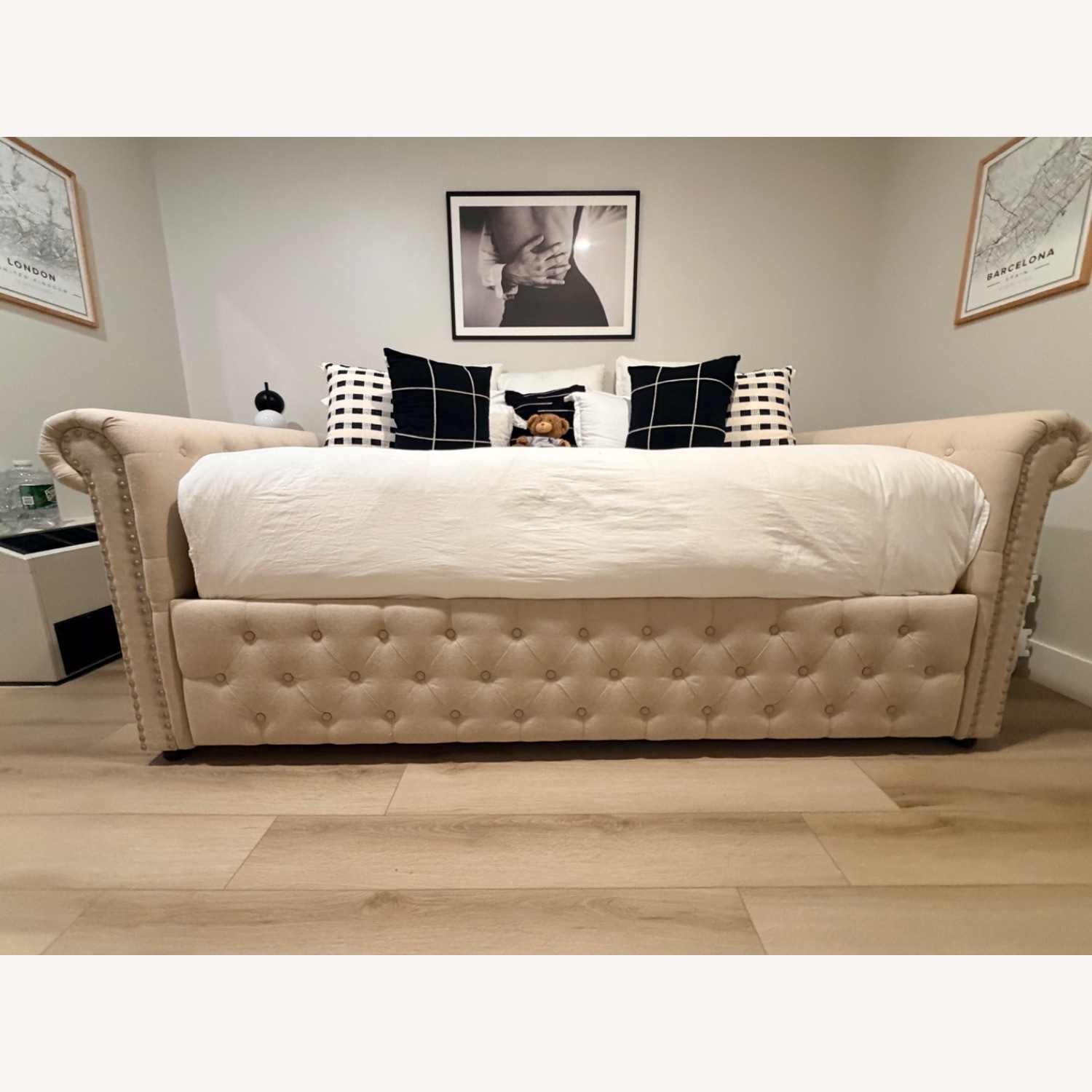 Wayfair Michelle Upholstered Queen Size Daybed - image-5