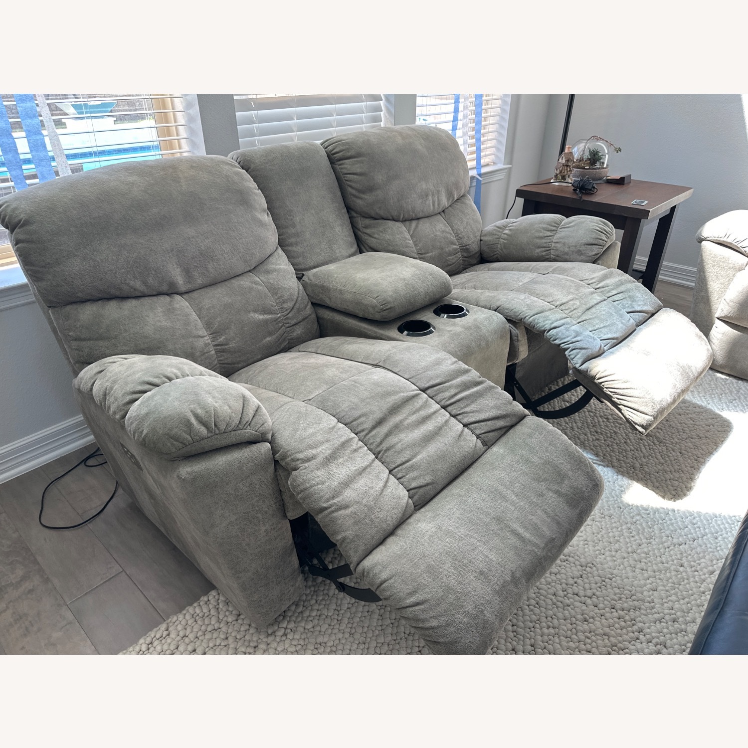 La-Z-Boy Morrison Light Gray Fabric Loveseat - image-5