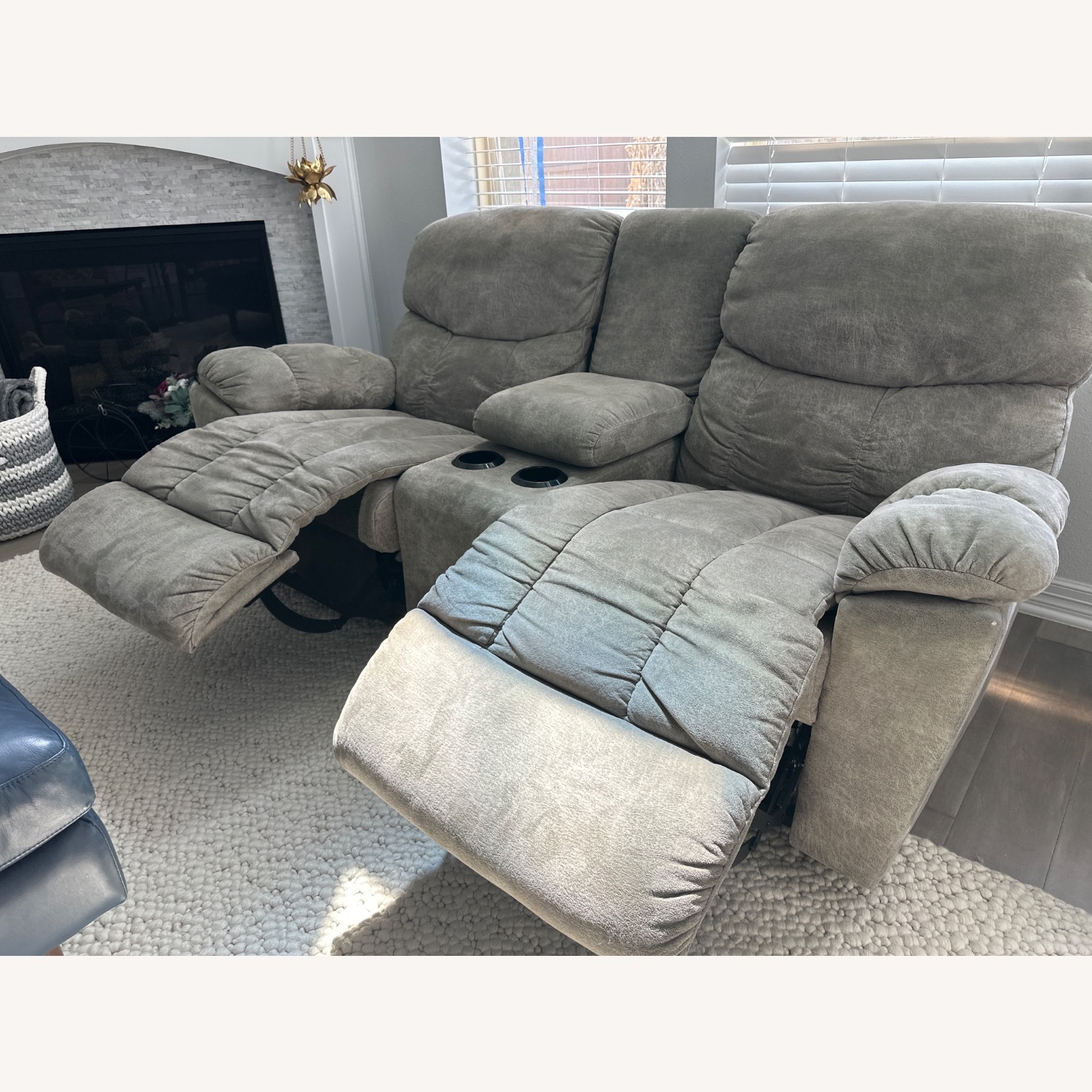 La-Z-Boy Morrison Light Gray Fabric Loveseat - image-4