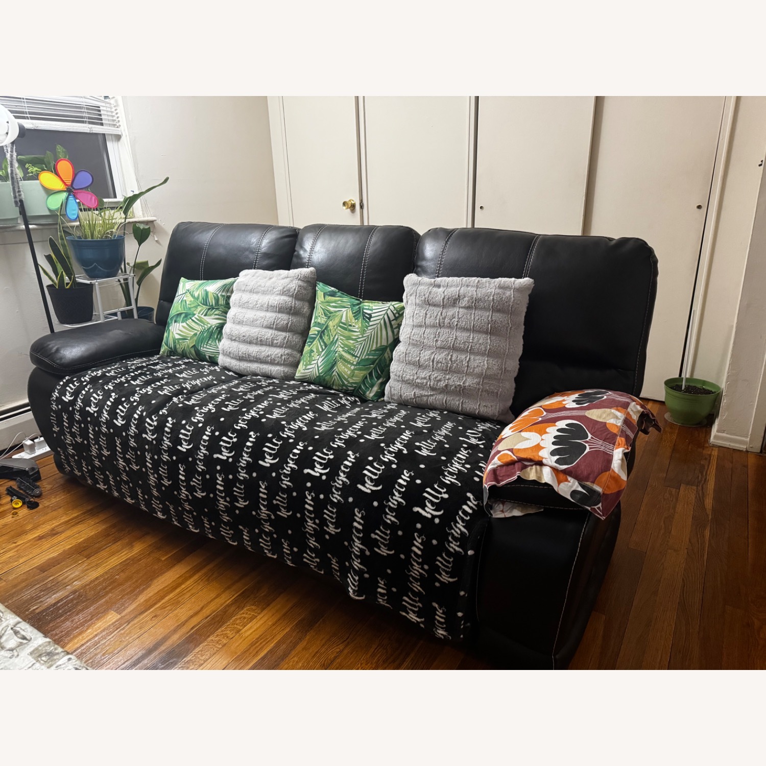 Raymour & Flanigan Black Leather 3+ Seater Sofa - image-4