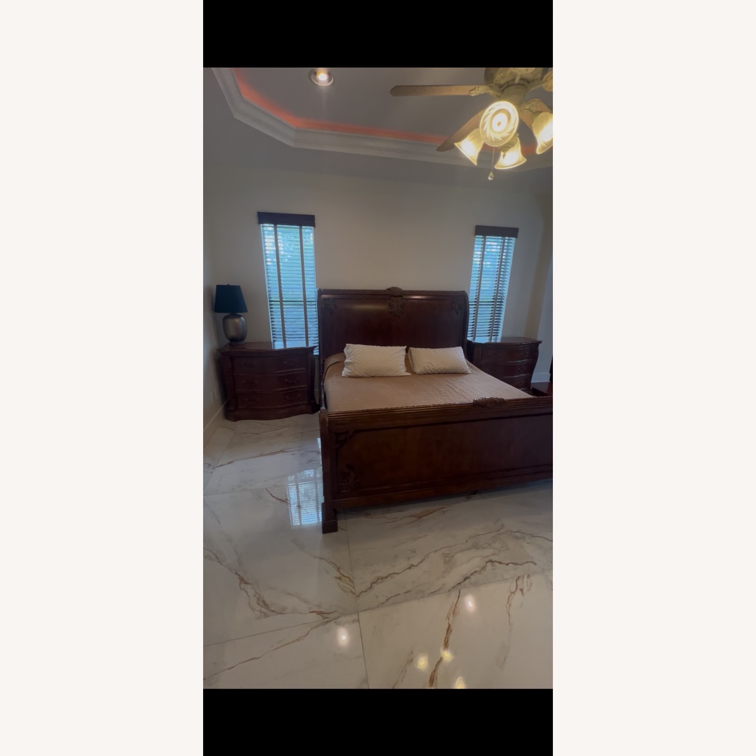 Hooker Furniture King Sleigh Bed  - image-5