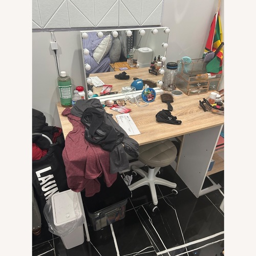 Used Vanity  for sale on AptDeco