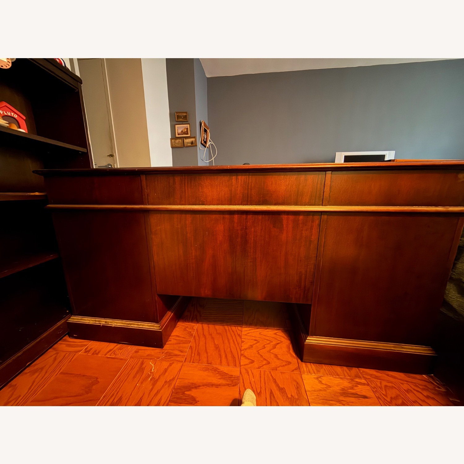 Hekman Executive Desk with Leather Insets - image-3