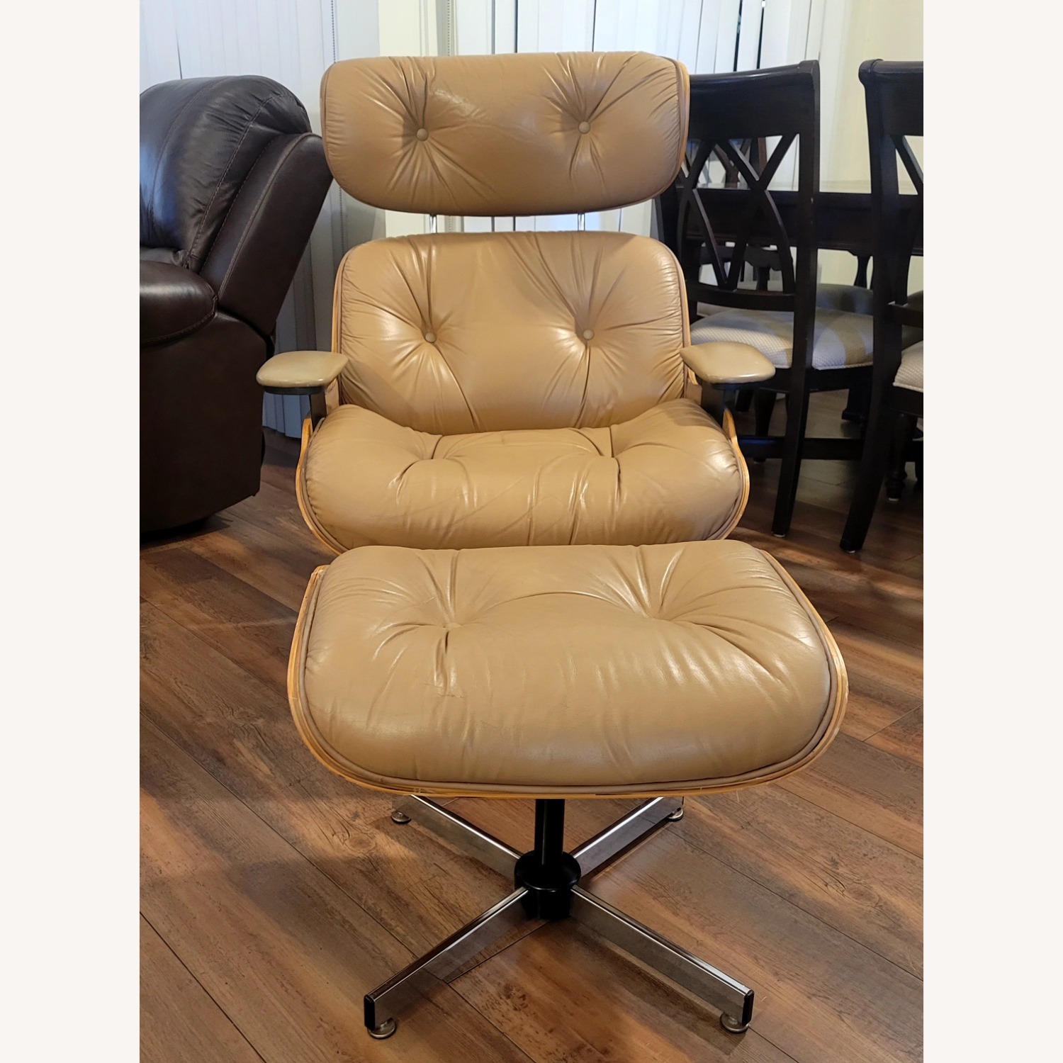Light Brown Leather Accent Chair - image-9
