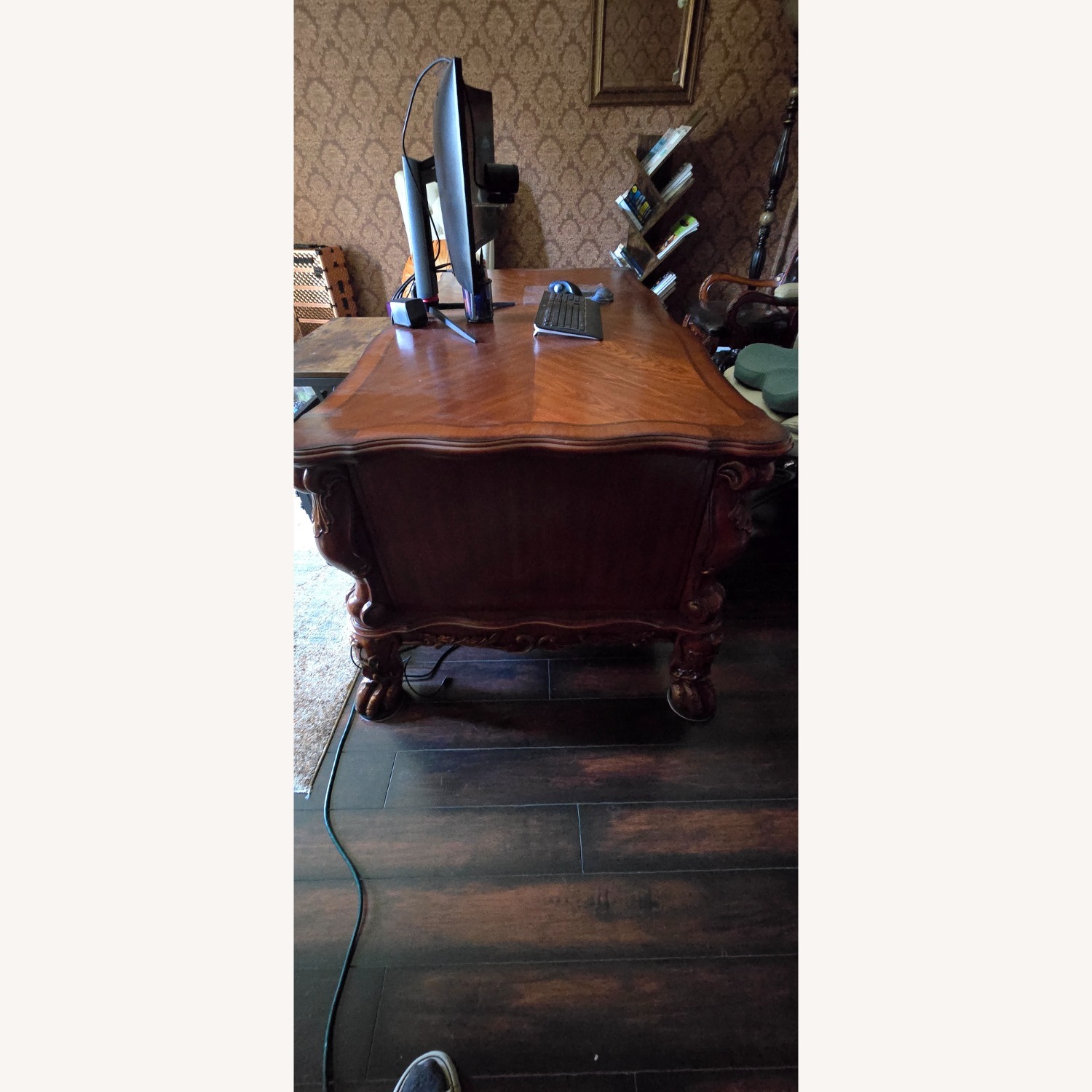 ACME Dresden Executive Desk & Chair - image-20