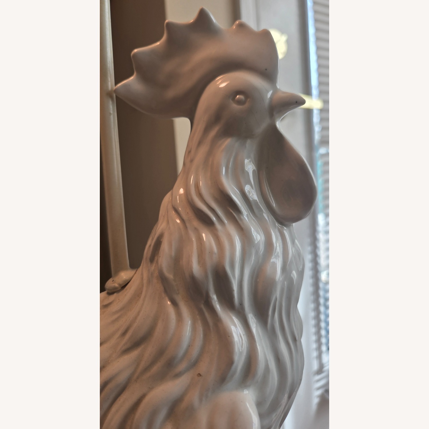 Vintage White Ceramic Rooster Table Lamp - image-9