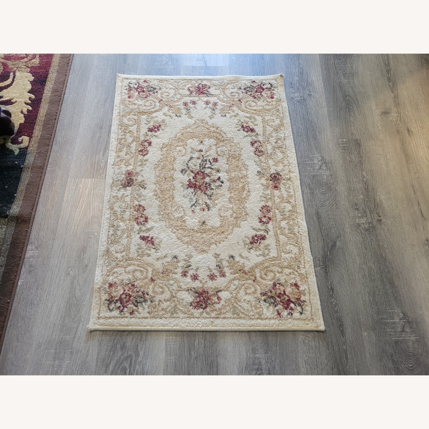 Classic Aubusson Floral Area Rug Beige 2'2" x 3'0" - image-4