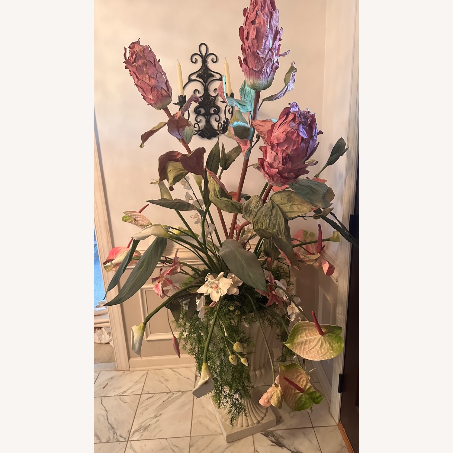 Contemporary Décor  - image-3