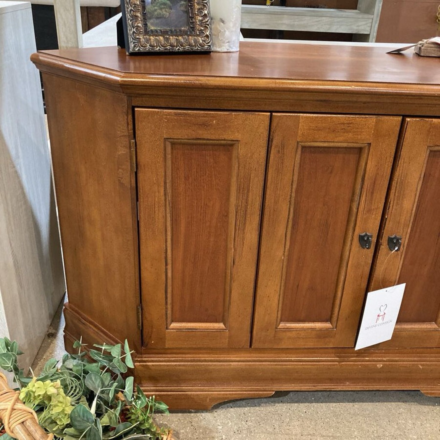 Hooker Furniture Wood Corner Stand Media Console - image-5