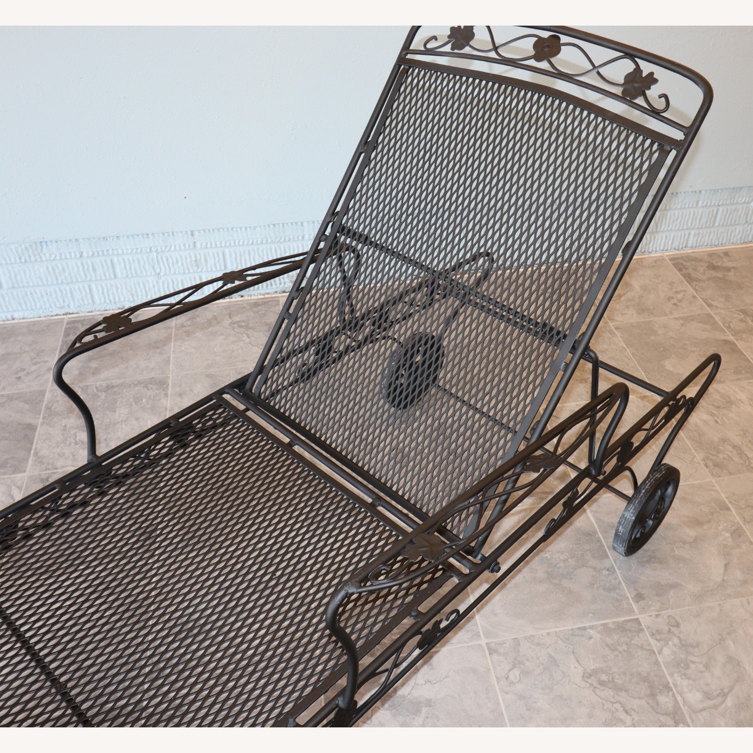 Vintage/Antique Patio Furniture - image-7