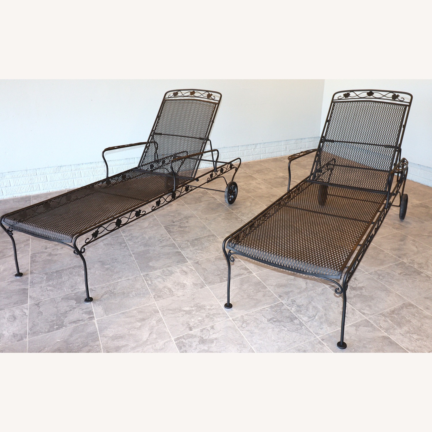 Vintage/Antique Patio Furniture - image-2