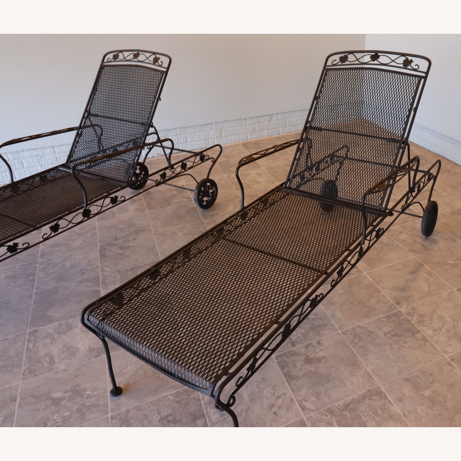 Vintage/Antique Patio Furniture - image-16